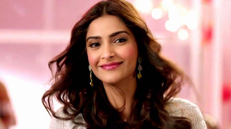 আবারও মা হলেন অভিনেত্রী সোনম কাপুর