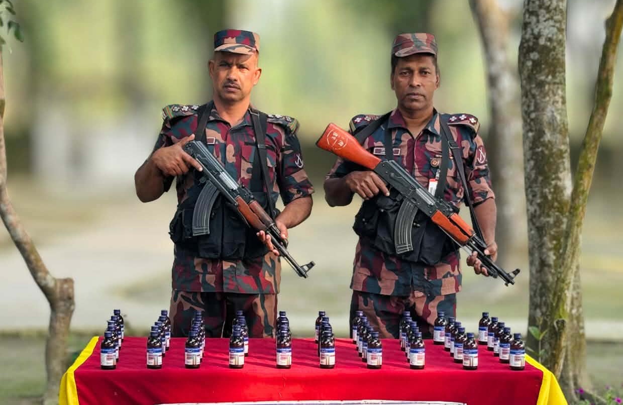 লালমনিরহাটে বিজিবির অভিযান; বিপুল পরিমাণ মাদক ও ভারতীয় পণ্য জব্দ