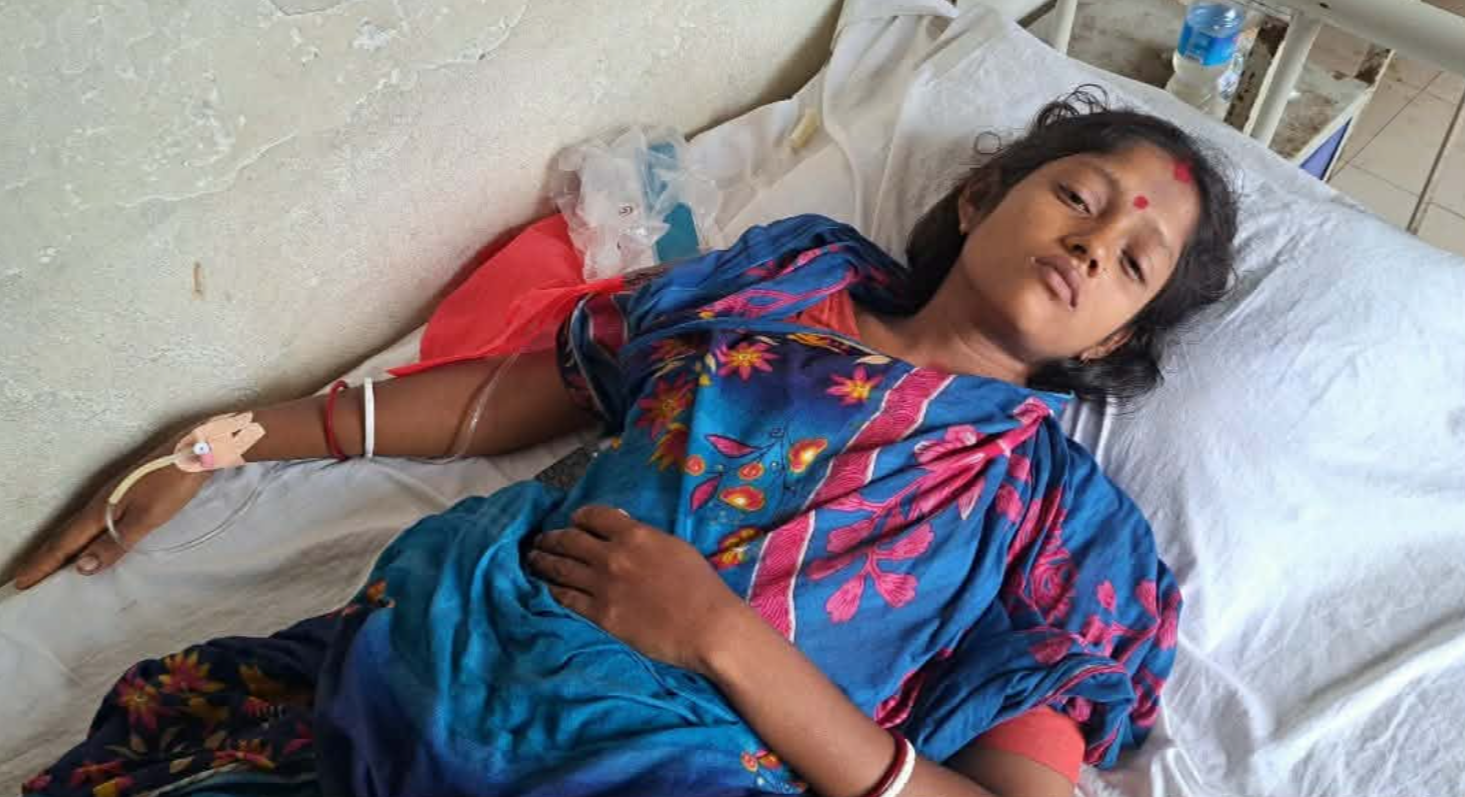 পাইকগাছায় পরকীয়া ও যৌতুকের দাবিতে স্ত্রীকে মারধর; শিশু কন্যাসহ বাড়িছাড়া