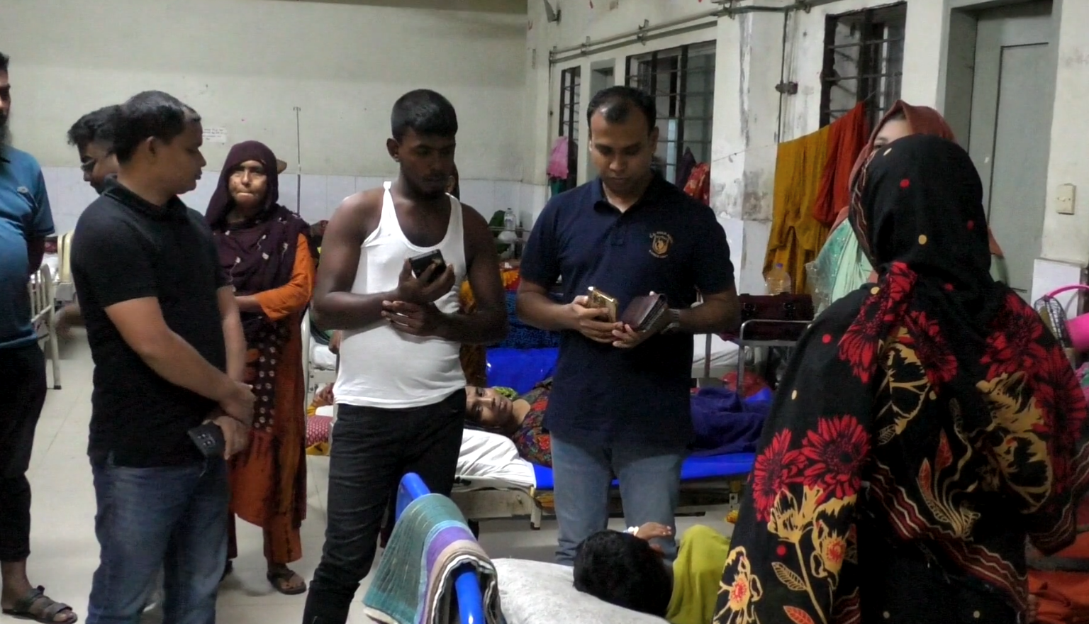 ধর্ষণের শিকার ৮ বছরের শিশুর পাশে জেলা প্রশাসন, চিকিৎসার ব্যয় বহনের আশ্বাস